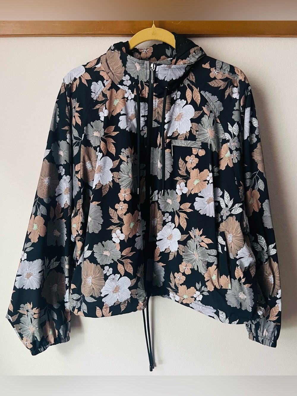 NWOT Anatomie Enya Black Floral Print Windbreaker Jacket Size XL